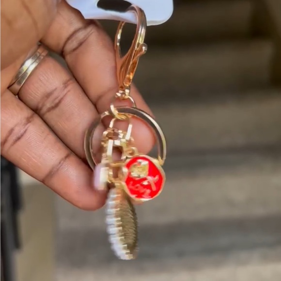 🐵BEAUTIFUL CHARMS KEYCHAIN ALL NEW 🐵 - Picture 5 of 13